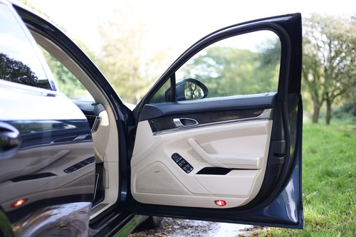 2010 Porsche Panamera V8S Te koop (foto 138 van 312)