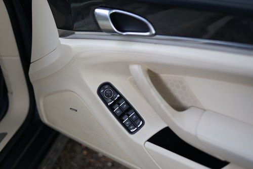 2010 Porsche Panamera V8S Te koop (foto 155 van 312)