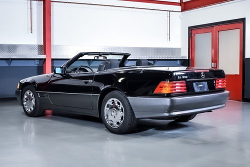 1995 Mercedes-Benz R129 SL320 Convertible 3.2L I6 In vendita (immagine 18 di 137)