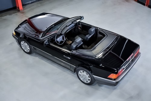1995 Mercedes-Benz R129 SL320 Convertible 3.2L I6 In vendita (immagine 24 di 137)