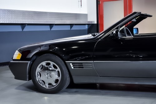 1995 Mercedes-Benz R129 SL320 Convertible 3.2L I6 In vendita (immagine 41 di 137)