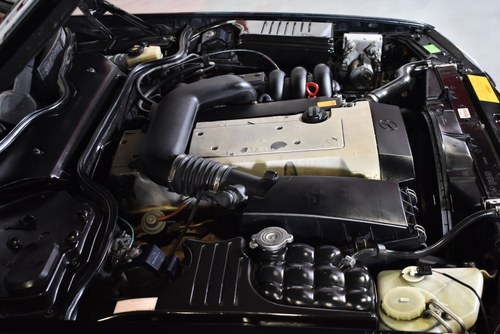 1995 Mercedes-Benz R129 SL320 Convertible 3.2L I6 In vendita (immagine 96 di 137)