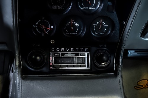 1975 Chevrolet Corvette C3 Stingray Targa 350CI V8 In vendita (immagine 38 di 100)