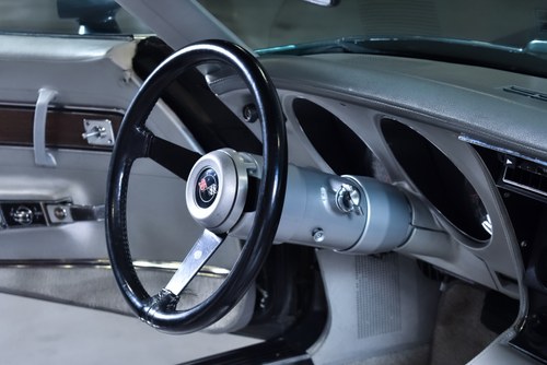 1975 Chevrolet Corvette C3 Stingray Targa 350CI V8 In vendita (immagine 49 di 100)