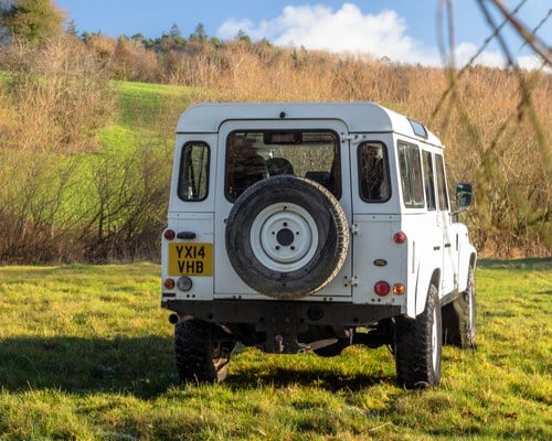 2014 Land Rover Defender 110 TD D/C zum Verkauf (Bild 5 von 224)