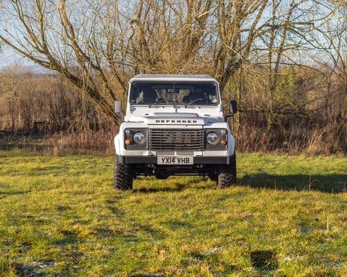 2014 Land Rover Defender 110 TD D/C zum Verkauf (Bild 2 von 224)