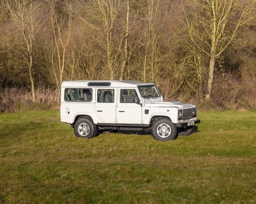 2014 Land Rover Defender 110 TD D/C zum Verkauf (Bild 11 von 224)