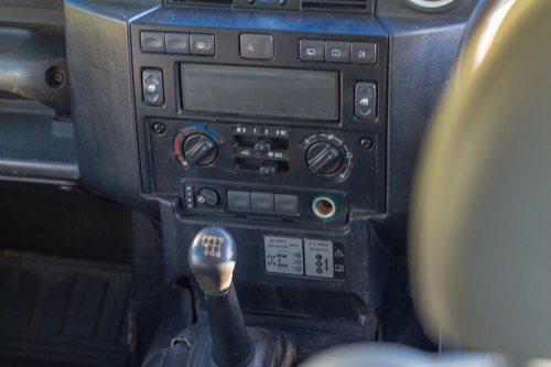 2014 Land Rover Defender 110 TD D/C zum Verkauf (Bild 56 von 224)