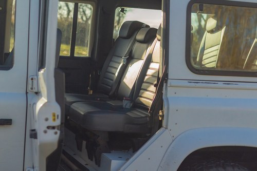 2014 Land Rover Defender 110 TD D/C zum Verkauf (Bild 68 von 224)