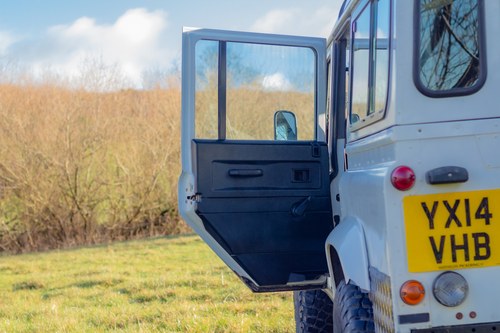 2014 Land Rover Defender 110 TD D/C zum Verkauf (Bild 208 von 224)