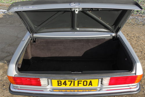 1985 Mercedes-Benz 500 SL R107 For Sale (picture 76 of 130)