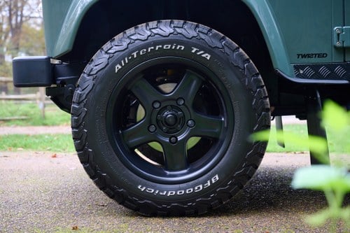 2012 Land Rover Defender 90 Convertible by Twisted In vendita (immagine 20 di 150)