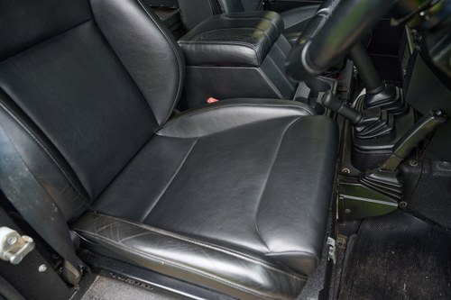 2012 Land Rover Defender 90 Convertible by Twisted In vendita (immagine 28 di 150)