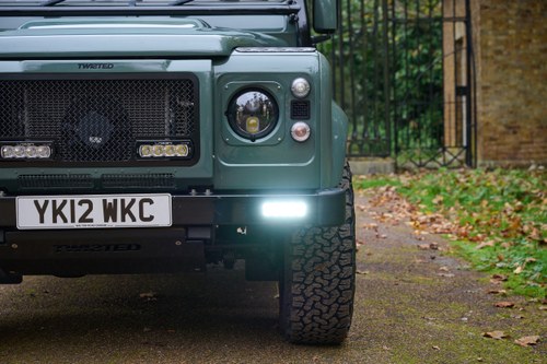 2012 Land Rover Defender 90 Convertible by Twisted In vendita (immagine 85 di 150)