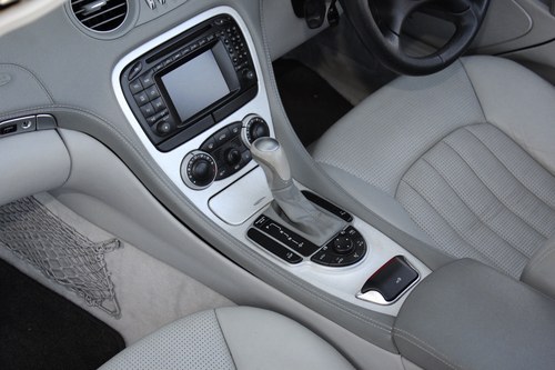 2003 Mercedes Benz SL55 AMG (R230) till salu (bild 56 av 115)