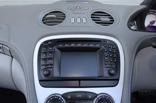 2003 Mercedes Benz SL55 AMG (R230) till salu (bild 60 av 115)