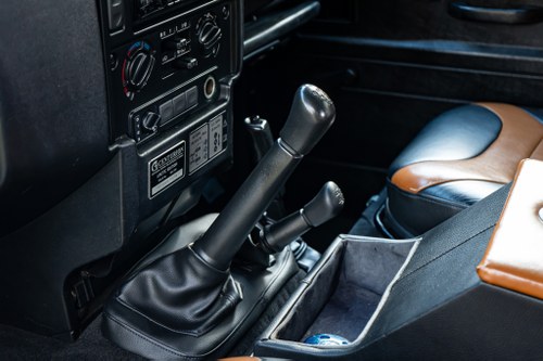 2013 Land Rover Defender 90TD Centurion Arctic Edition Number 1 In vendita (immagine 28 di 94)