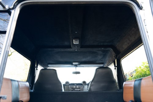 2013 Land Rover Defender 90TD Centurion Arctic Edition Number 1 In vendita (immagine 41 di 94)