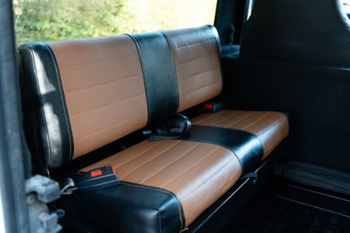 2013 Land Rover Defender 90TD Centurion Arctic Edition Number 1 In vendita (immagine 39 di 94)