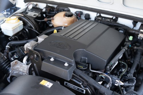 2013 Land Rover Defender 90TD Centurion Arctic Edition Number 1 In vendita (immagine 88 di 94)