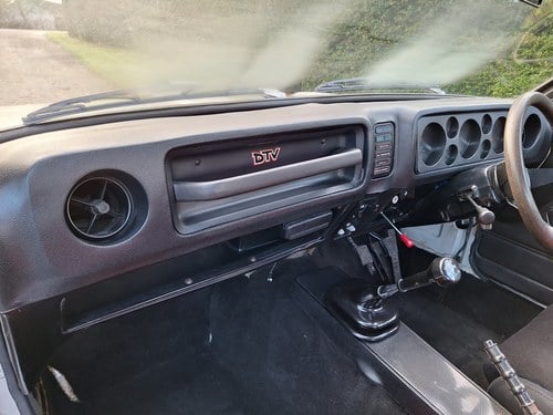 1971 Vauxhall Firenza 2300SL with Blydenstein Head In vendita (immagine 19 di 58)