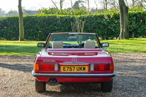 1987 Mercedes-Benz 300 SL R107 For Sale (picture 7 of 184)