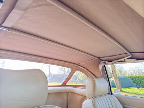 1987 Mercedes-Benz 300 SL R107 For Sale (picture 85 of 184)