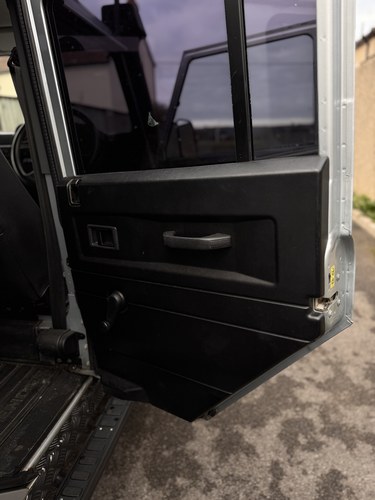 2010 Land Rover Defender 110 XS TD In vendita (immagine 43 di 157)