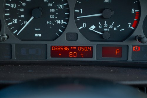 2001 BMW 325i SE E46 zum Verkauf (Bild 22 von 124)