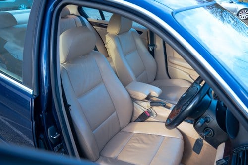 2001 BMW 325i SE E46 zum Verkauf (Bild 27 von 124)