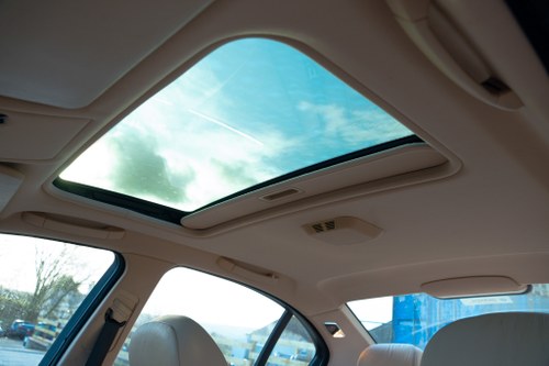 2001 BMW 325i SE E46 zum Verkauf (Bild 37 von 124)