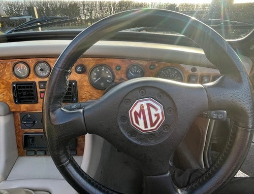 1996 MG RV8 Te koop (foto 27 van 74)