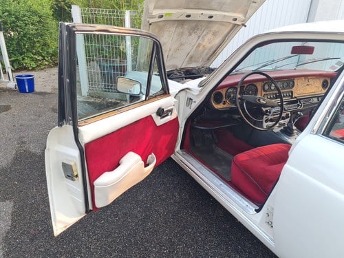 1973 Jaguar XJ6 Series 1 4.2 SWB till salu (bild 26 av 57)