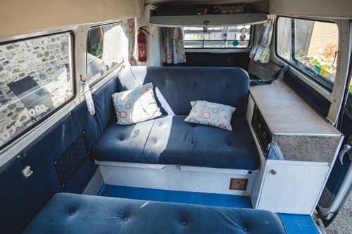 1973 Volkswagen T2 Camper "Late Bay" En venta (imagen 41 de 155)