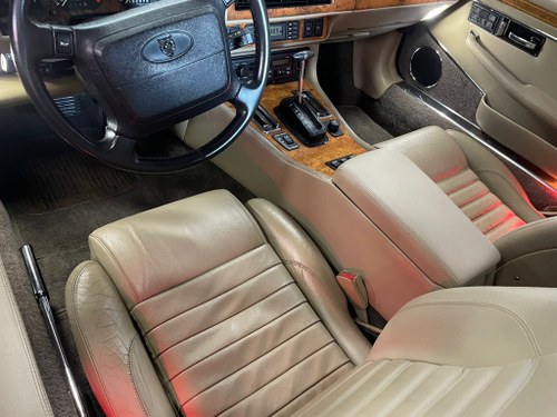 1992 Jaguar XJS Convertible V12 In vendita (immagine 44 di 77)