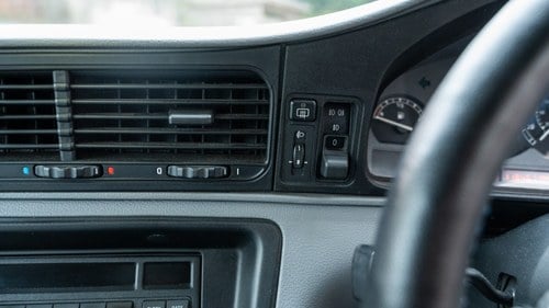 1991 BMW 850i Auto (E31) For Sale (picture 28 of 182)