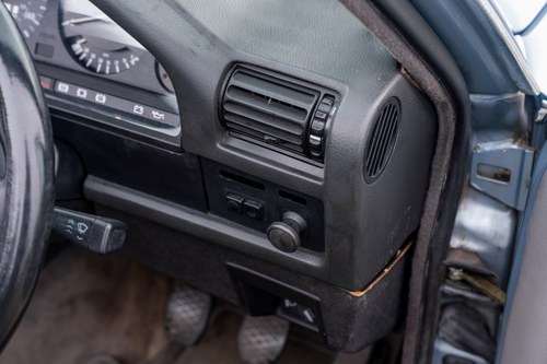 1993 BMW E30 318 Lux Convertible Manual For Sale (picture 30 of 222)