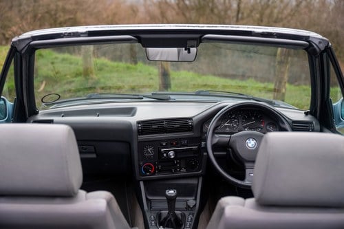 1993 BMW E30 318 Lux Convertible Manual For Sale (picture 51 of 222)