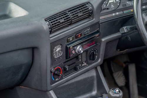 1993 BMW E30 318 Lux Convertible Manual For Sale (picture 75 of 222)