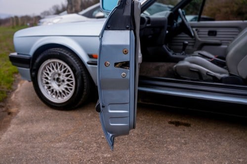 1993 BMW E30 318 Lux Convertible Manual For Sale (picture 85 of 222)