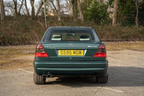 1998 Mercedes-Benz C43 4.3L V8 till salu (bild 4 av 134)