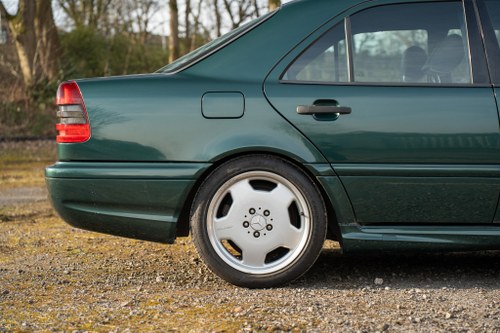1998 Mercedes-Benz C43 4.3L V8 till salu (bild 16 av 134)