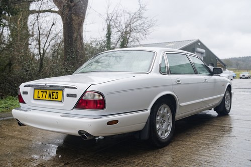 1998 Jaguar XJ8 Sovereign LWB X308 For Sale (picture 21 of 198)