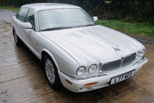 1998 Jaguar XJ8 Sovereign LWB X308 For Sale (picture 23 of 198)