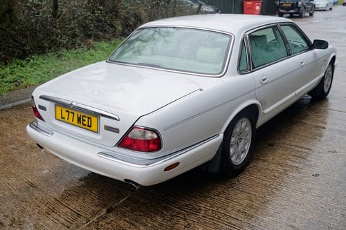1998 Jaguar XJ8 Sovereign LWB X308 For Sale (picture 26 of 198)