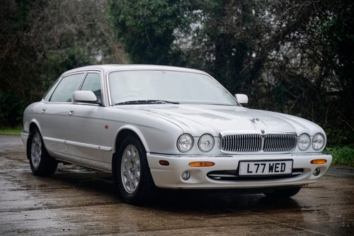 1998 Jaguar XJ8 Sovereign LWB X308 For Sale (picture 27 of 198)