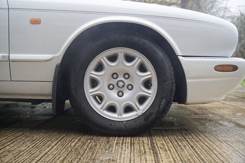 1998 Jaguar XJ8 Sovereign LWB X308 For Sale (picture 32 of 198)