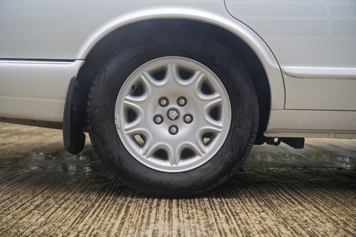 1998 Jaguar XJ8 Sovereign LWB X308 For Sale (picture 33 of 198)