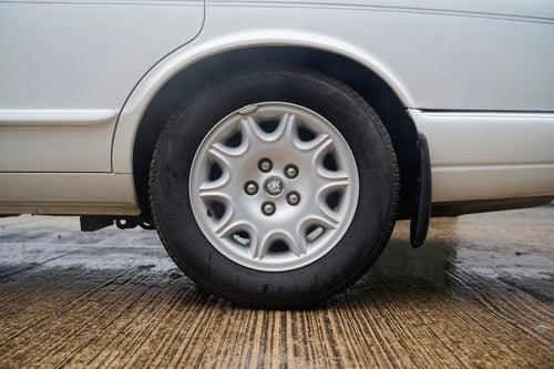 1998 Jaguar XJ8 Sovereign LWB X308 For Sale (picture 34 of 198)