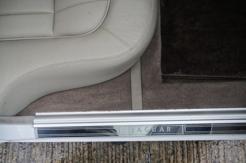 1998 Jaguar XJ8 Sovereign LWB X308 For Sale (picture 48 of 198)